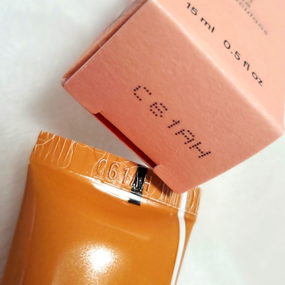 NIB Glossier Cookie Butter Balm Dotcom Universal Skin Salve FULL SIZE - Picture 4 of 6